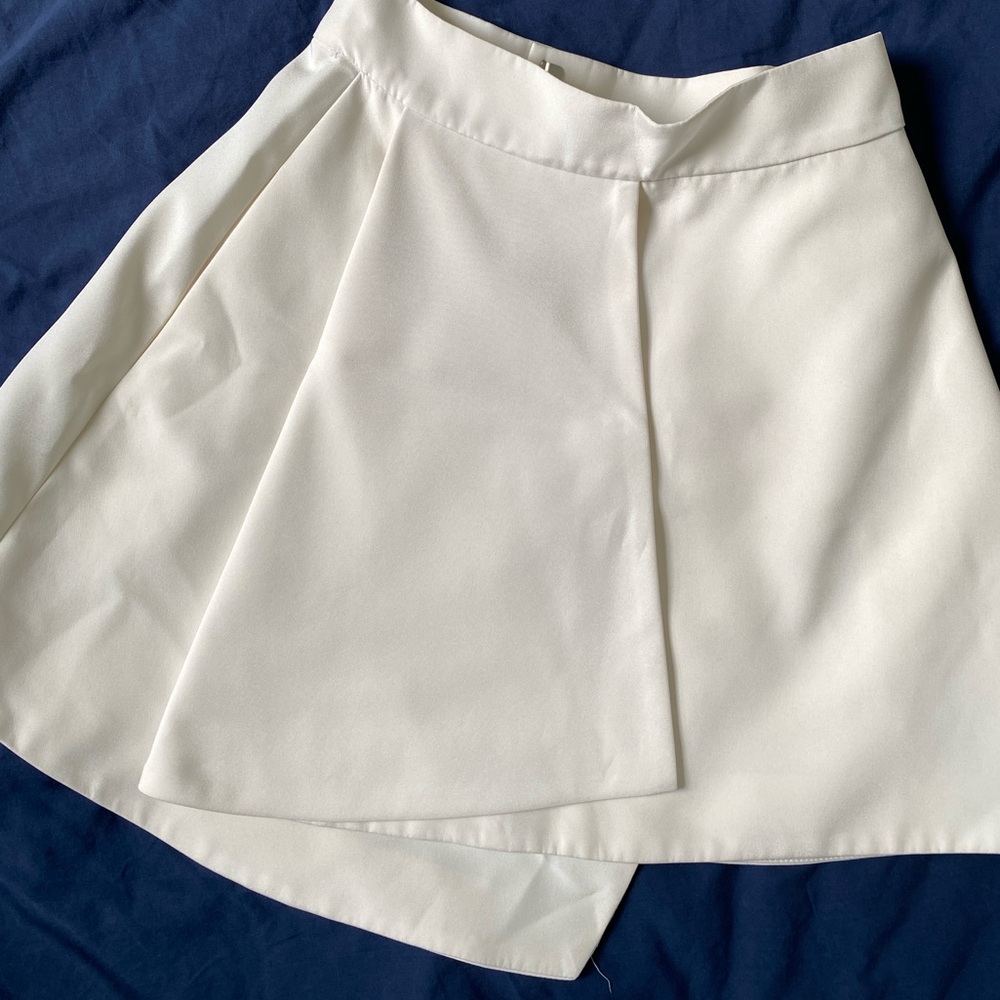 Asymmetrical White Formal Skirt - Picture 6 of 9